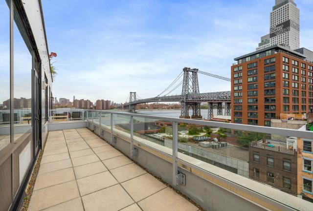 Foto del edificio - 0 bedroom in BROOKLYN NY 11249