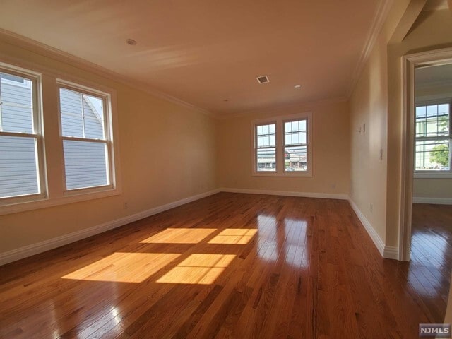 Building Photo - 369 Edgewater Rd