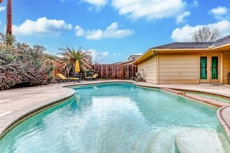 Building Photo - 3022 Triway Ln