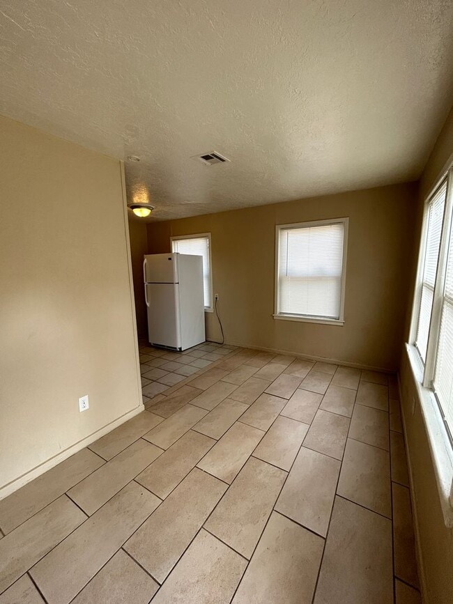 Foto del edificio - 1809 NW Lawton Ave