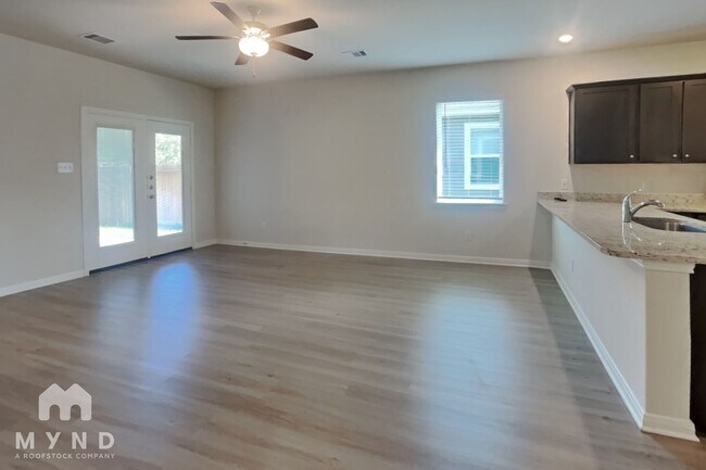 Building Photo - 15475 Maple Ter Dr