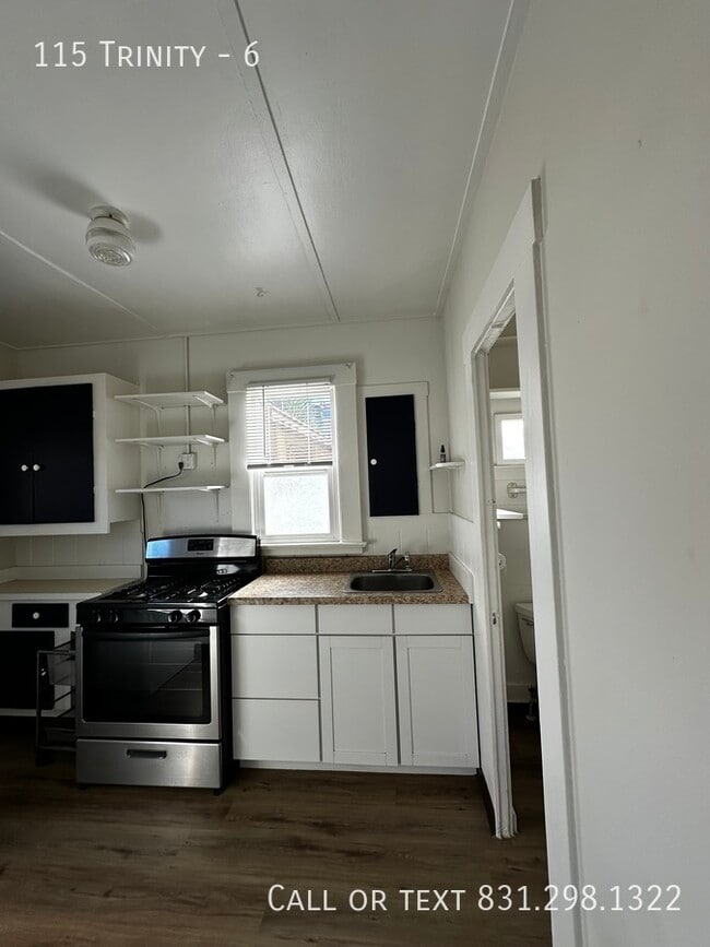 Building Photo - 115 Trinity-6