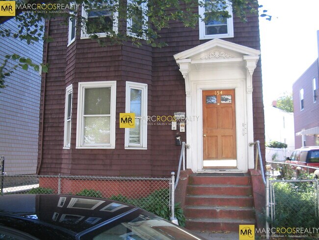 Foto del edificio - 154 Webster Ave