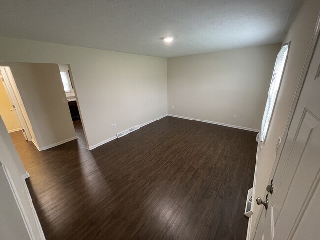 Foto del edificio - 956-988 W. Liberty St. - 988-A