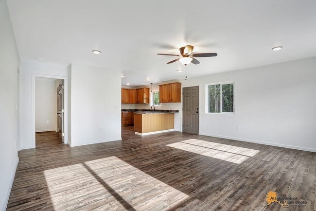 Building Photo - 16320 E Bradford Dr