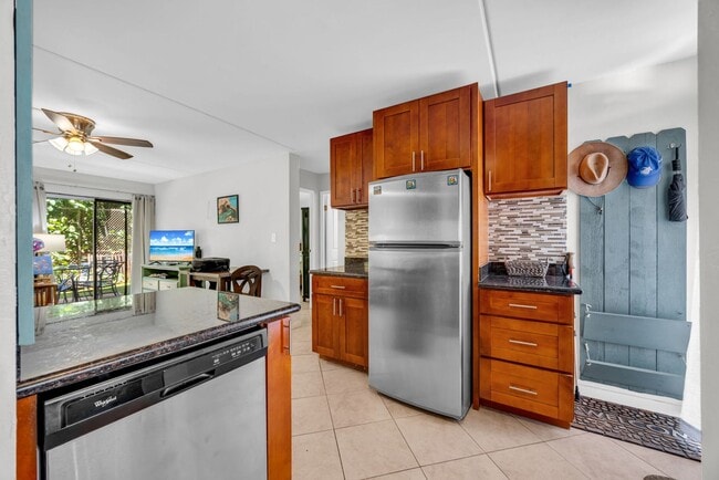 Building Photo - West Maui 2BD Condo Across from Beach Park | Furnished | Ground Floor