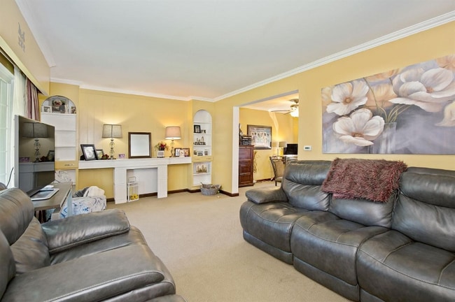 Building Photo - 40184 William Dr