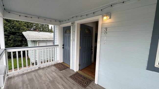 Building Photo - Perry Place