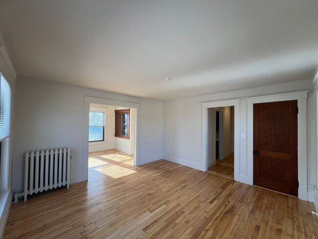 Foto del edificio - 248 N Main St