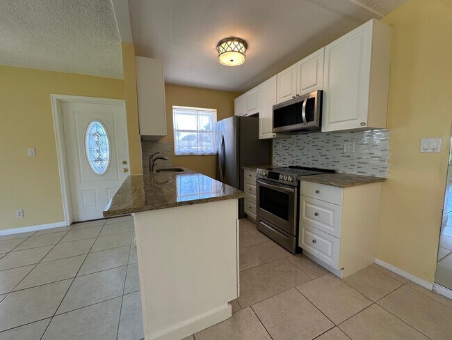 Foto del edificio - 665 High Point Dr