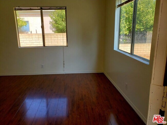 Foto del edificio - 317 N Alexander St