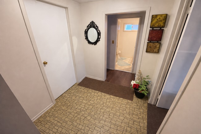 Building Photo - 159 Hahn Ave