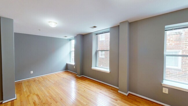 Foto del edificio - Newly Available Three Bedroom Condo in Col...