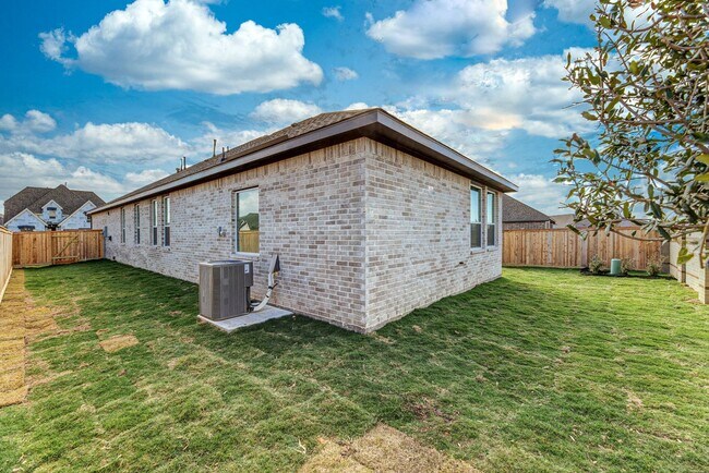 Foto del edificio - 11431 Dutton Clover Dr