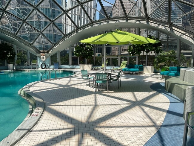 Building Photo - 400 E Randolph St