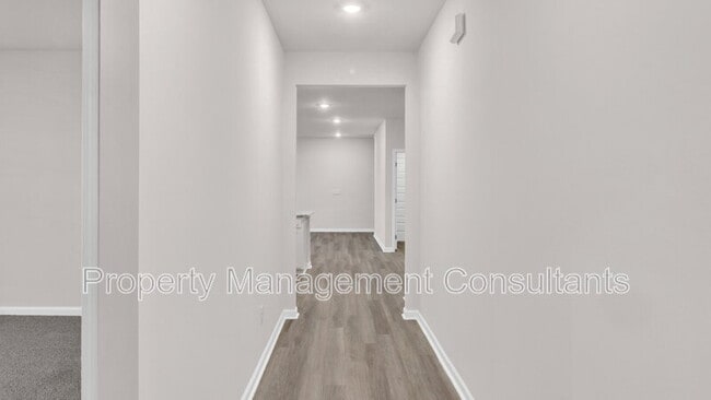 Building Photo - 319 Murphy Ln