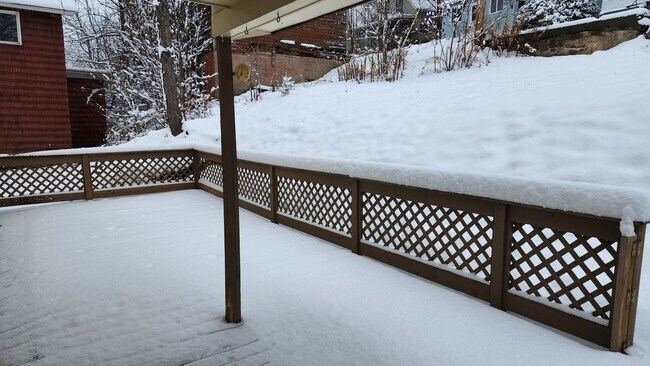 Foto del edificio - Four Bedroom Single Family Home in Bradford PA! Off Street Parking!