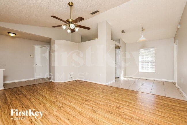 Foto del edificio - 2059 Gallagher Ave