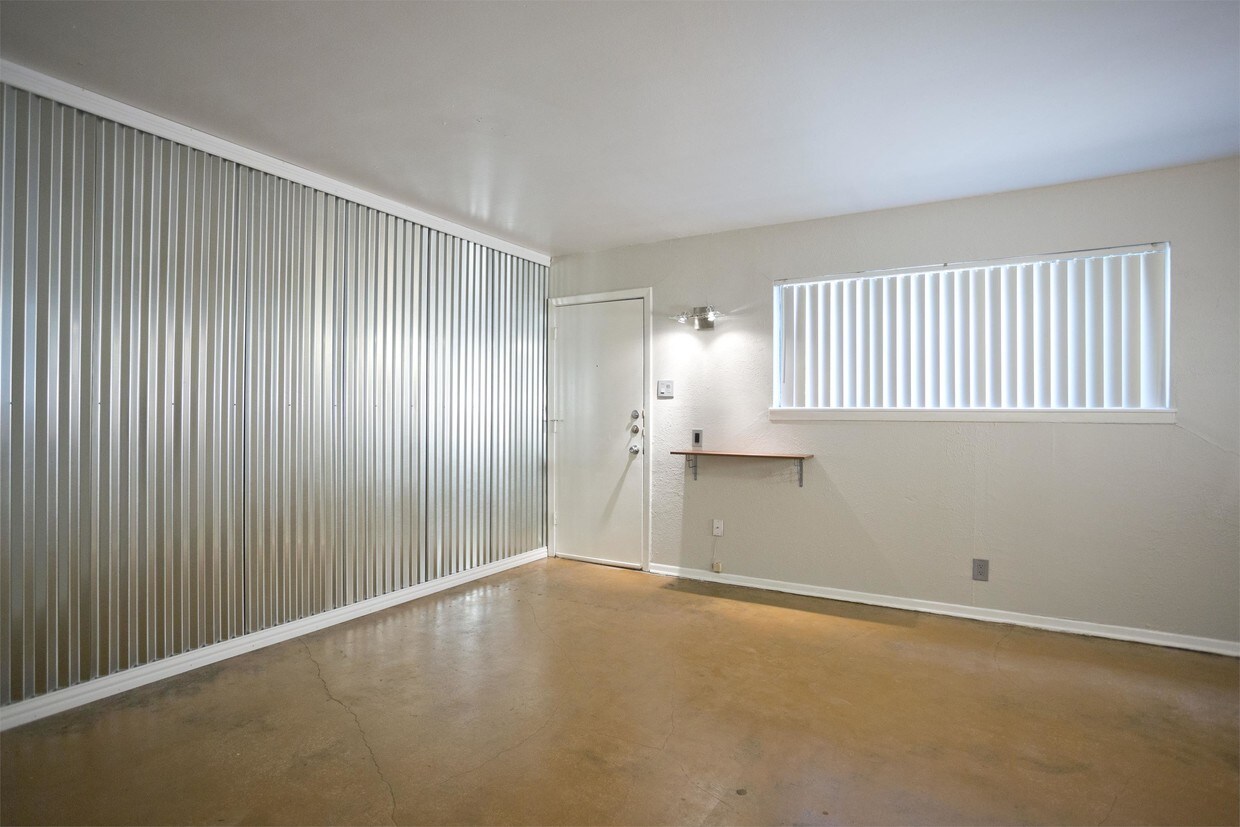 Foto principal - 804 N Locust St