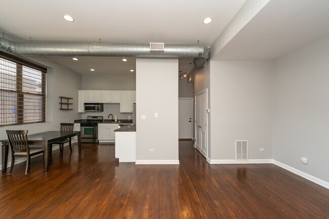 Foto del edificio - 1560 W Wabansia Ave