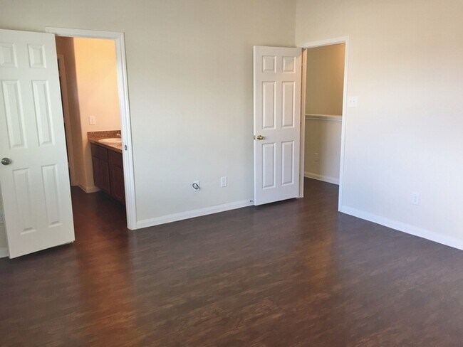 Building Photo - Kenswick Meadows - 21210 Normand Meadows L...