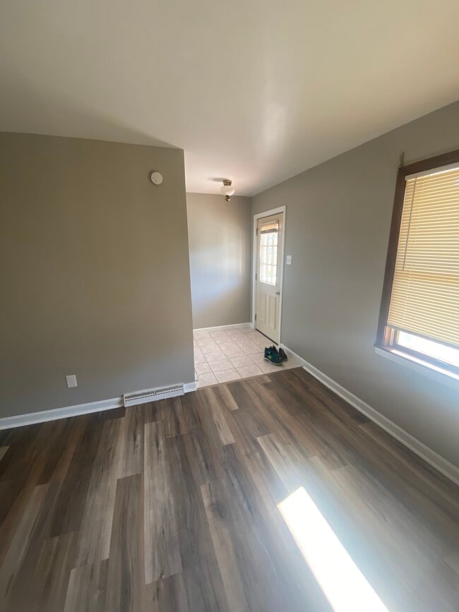 Building Photo - 150 Oak St