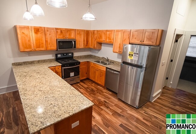 Building Photo - Downtown Luxury Loft Apartment