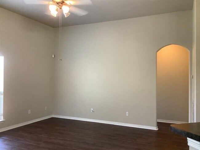 Foto del edificio - 5119 Westwood Pines Dr