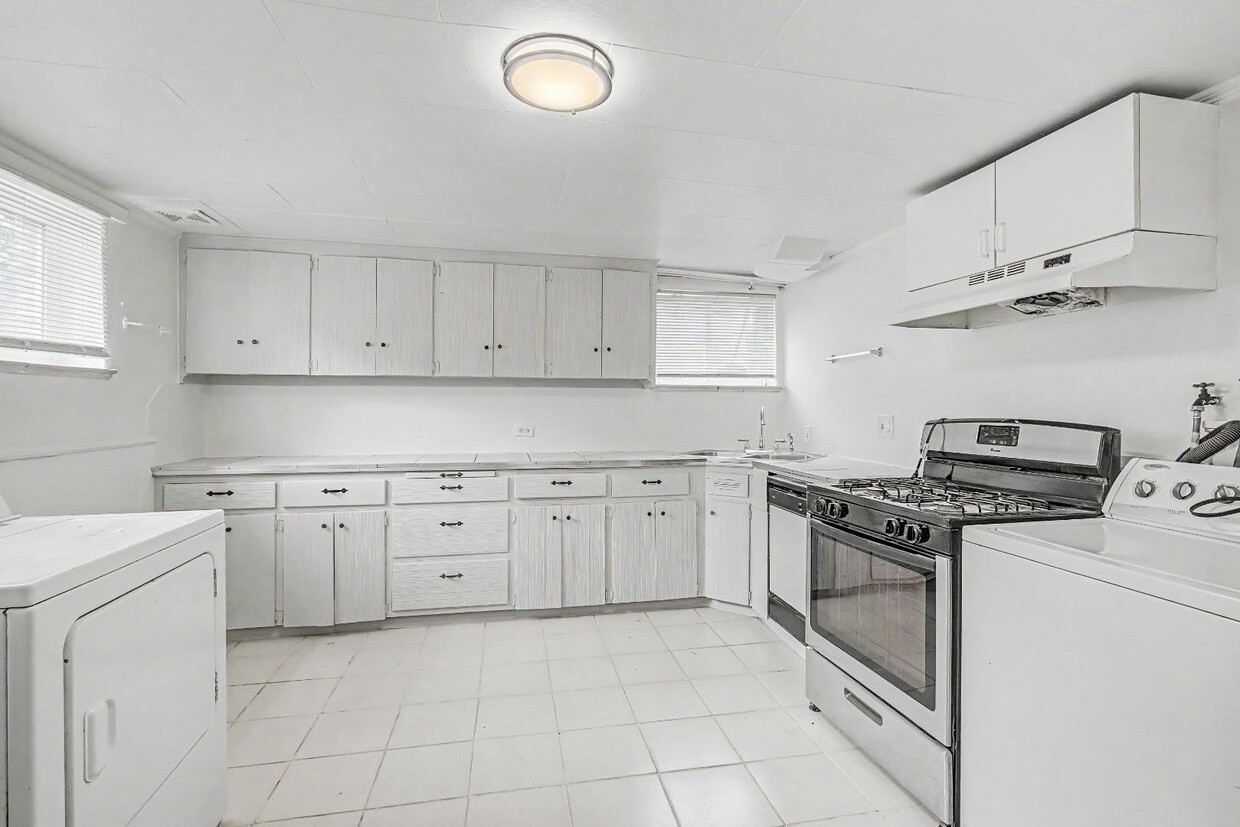 Photo - 5938 E 14th Ave - 5938