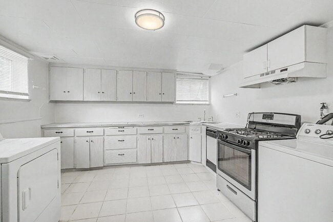 Photo - 5938 E 14th Ave - 5938 Apartment