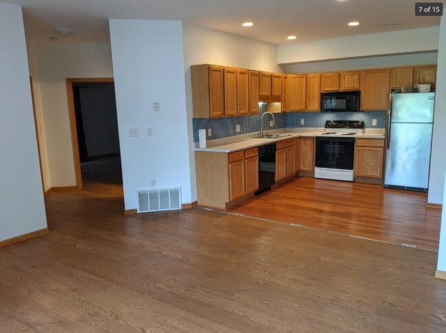 Building Photo - 1755 5th St