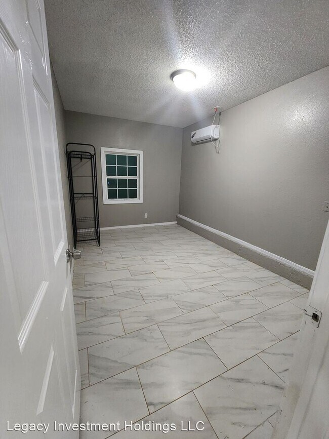 Foto del edificio - 5 br, 2 bath House - 1116 Hawthorne Dr.