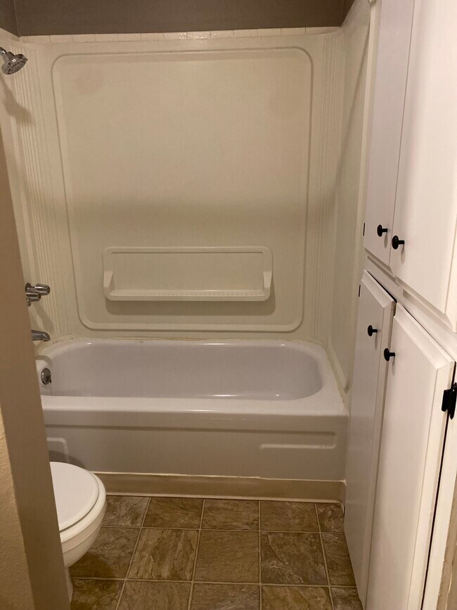 Foto del edificio - 3702 W Benjamin Holt Dr