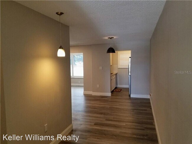 Building Photo - 2 br, 1.5 bath House - 5660 80th St N  #306