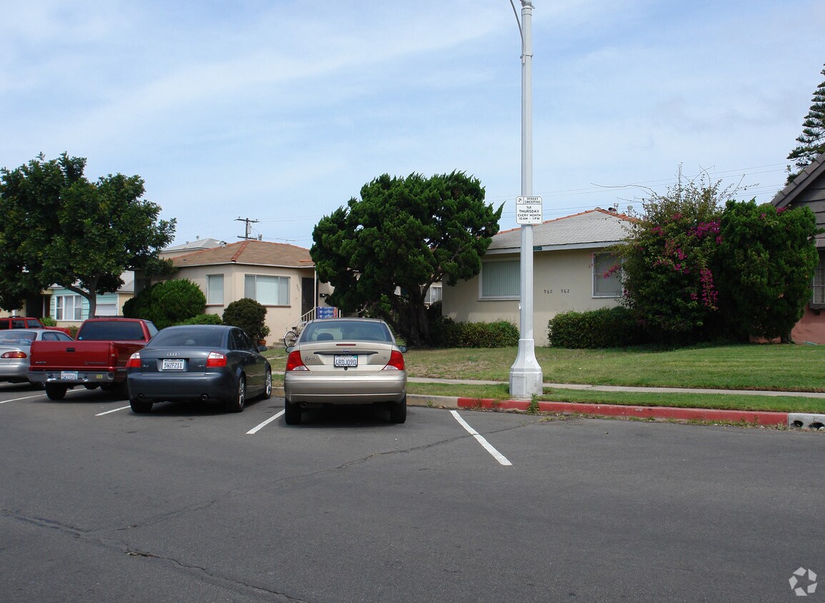Primary Photo - 960-962 Diamond St