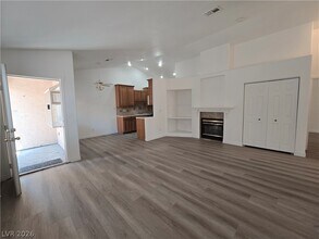 Building Photo - 1612 N Torrey Pines Dr