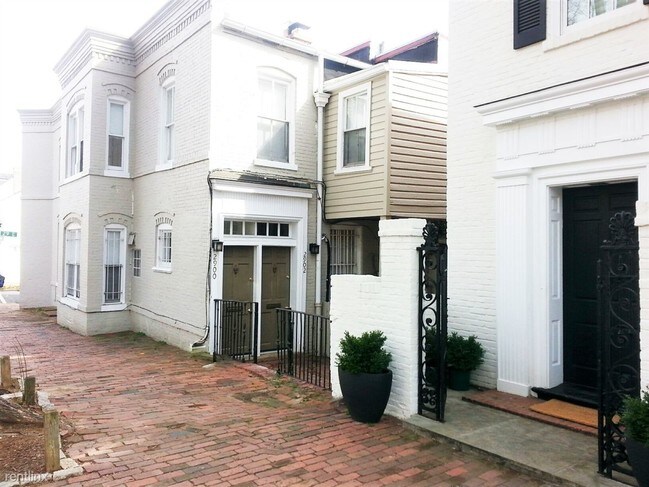 Building Photo - Studio, 1 bath Duplex - 2902 Dumbarton St NW