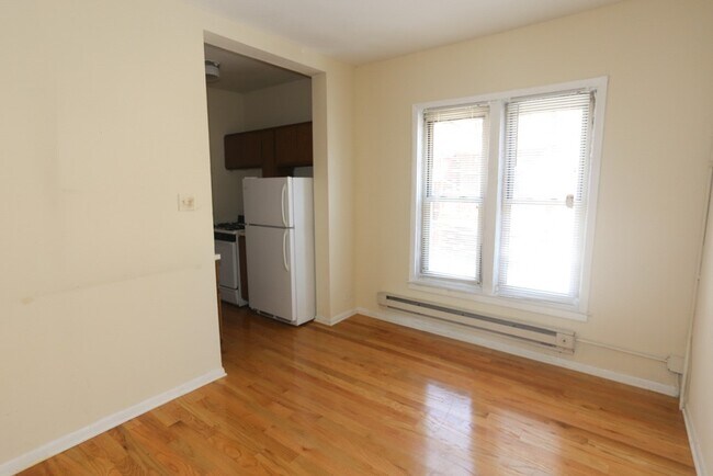 Foto del edificio - 714 W Barry Ave