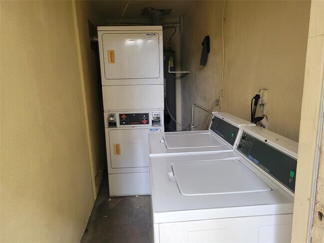 Building Photo - 1328 Bomar St