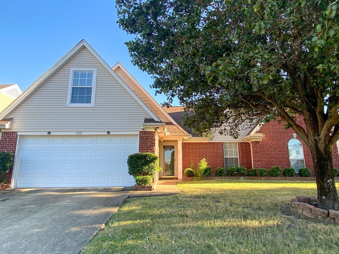 3 bed, 2 bath house with fresh paint, appliances in Southaven - 3 bed, 2 bath house with fresh paint, appliances in Southaven