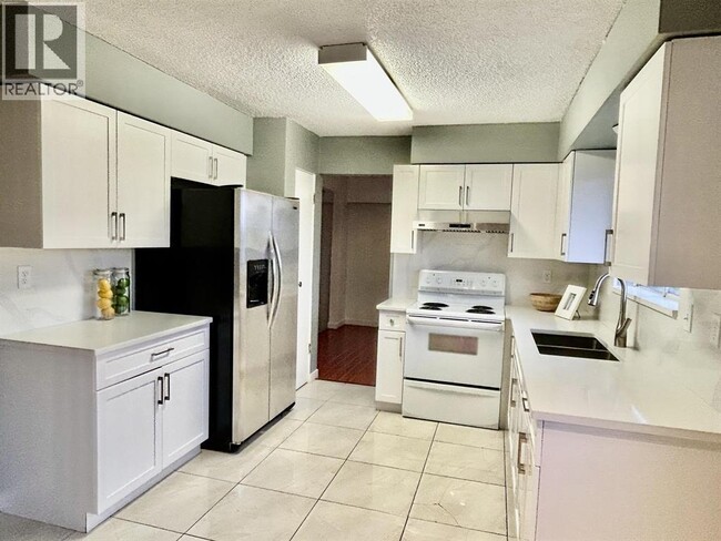 Building Photo - 10971 Housman St