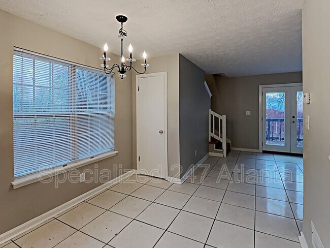 Foto del edificio - 5691 Waterford Ct