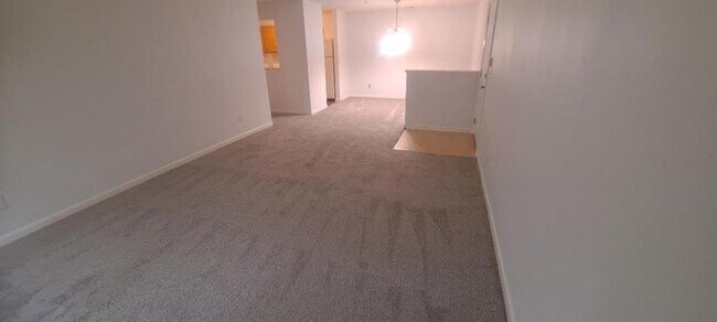 Foto del edificio - 4204 Fairington Ridge Cir