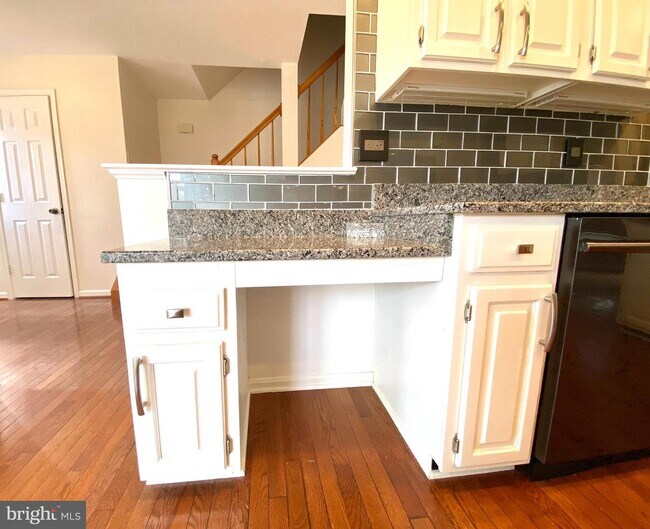 Building Photo - 5700 Belcher Farm Dr