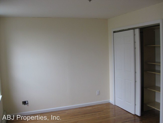 Foto del edificio - 347 Pleasant Ave