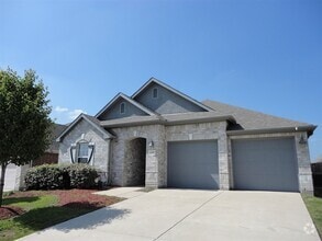 Building Photo - 2687 Lake Ridge Dr