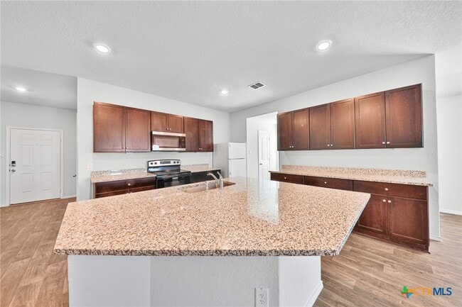 Building Photo - 813 Indigo Wy