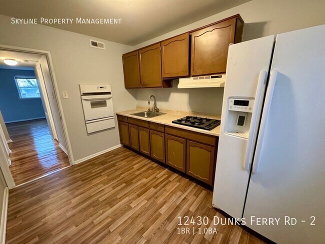 Foto del edificio - 12430 Dunks Ferry Rd