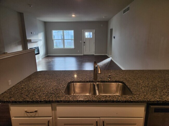 Foto del edificio - 3032 NW Northwood Ln