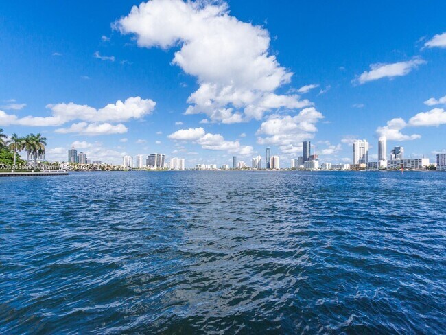 Foto del edificio - 3745 NE 171 St